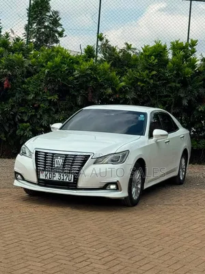 Toyota Crown 2017 White