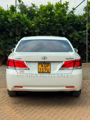 Toyota Crown 2017 White