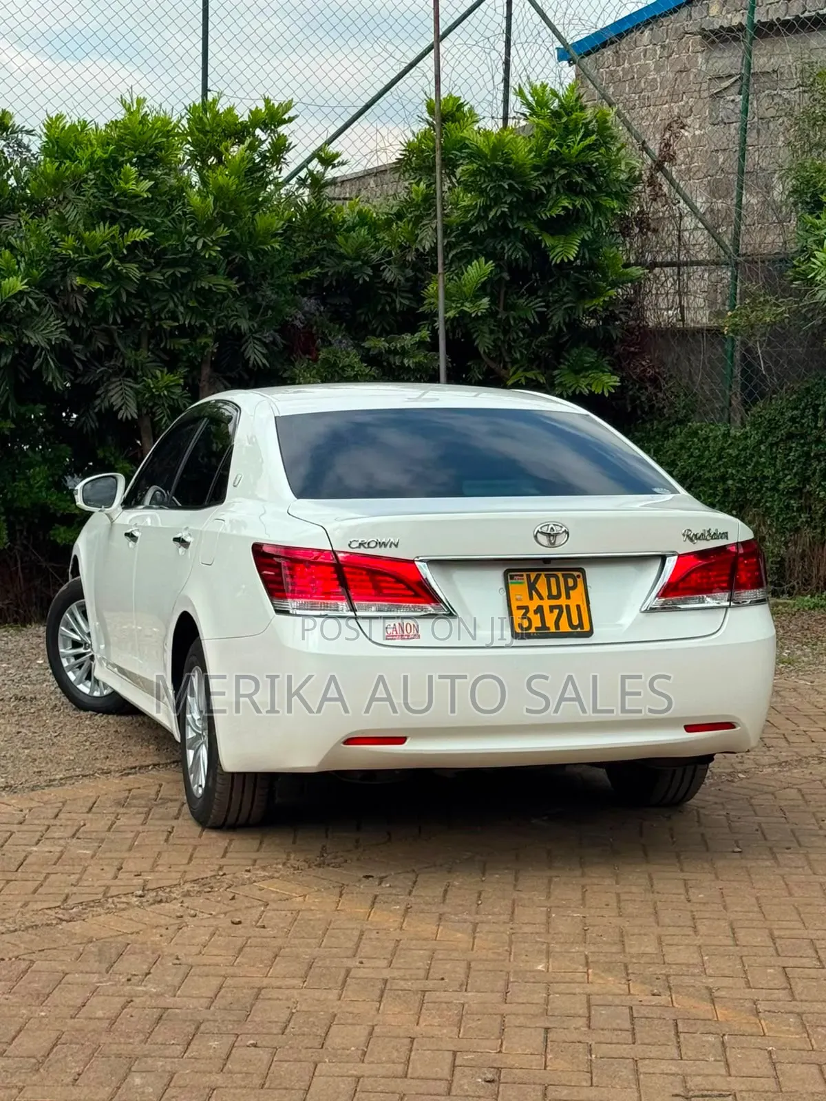 Toyota Crown 2017 White