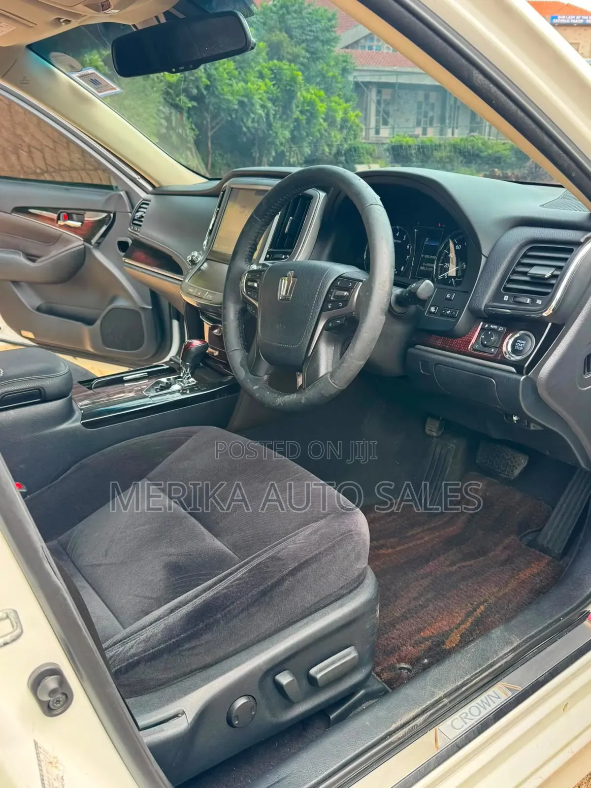 Toyota Crown 2017 White
