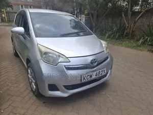 Toyota Ractis 2013 Silver