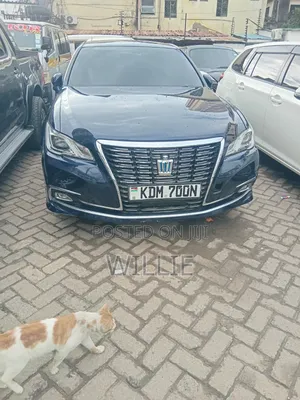 Toyota Crown 2016 Black