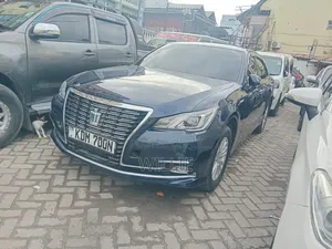 Toyota Crown 2016 Black