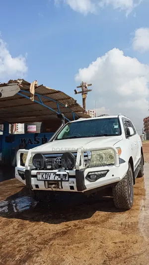 Toyota Land Cruiser 2011 White