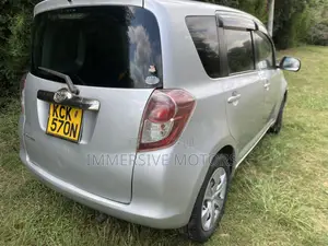 Toyota Ractis 2009 Silver