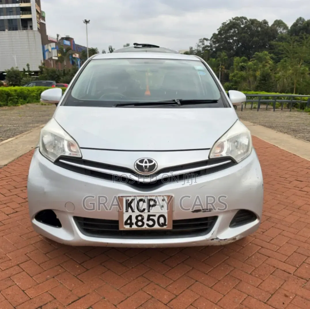 Toyota Ractis 2012 Silver