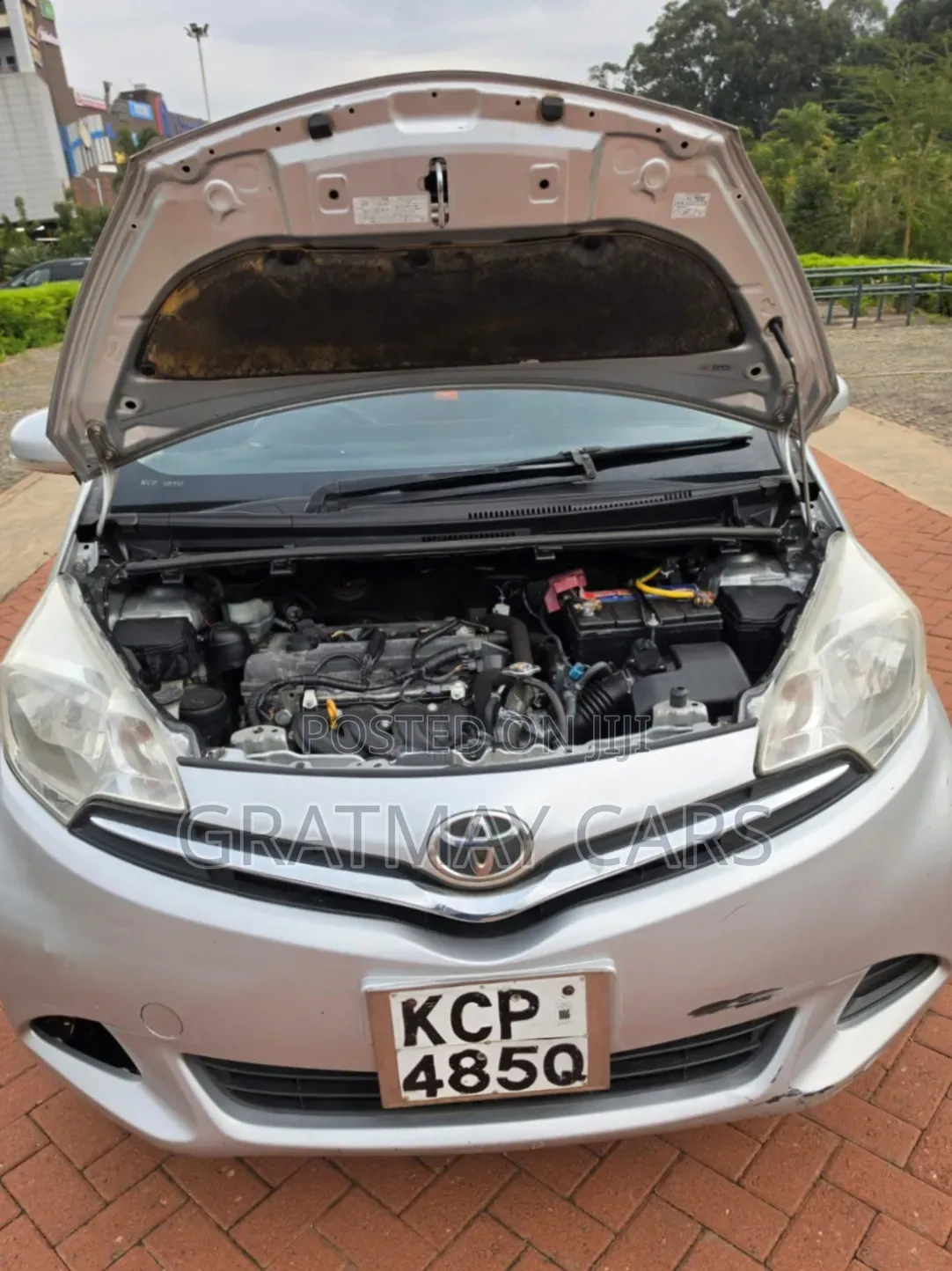 Toyota Ractis 2012 Silver