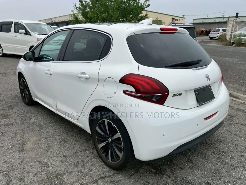 Peugeot 2008 2019 White
