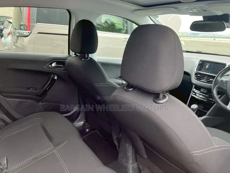 Peugeot 2008 2019 White