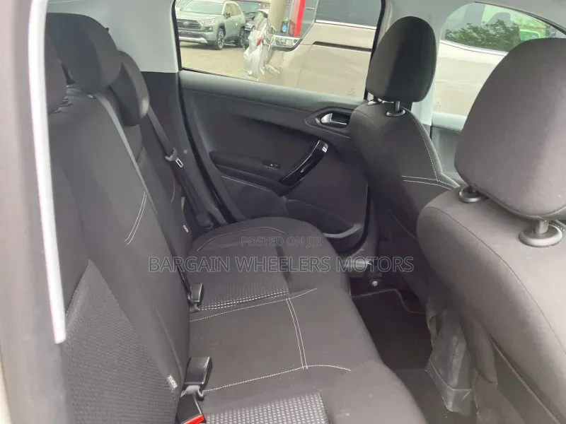 Peugeot 2008 2019 White