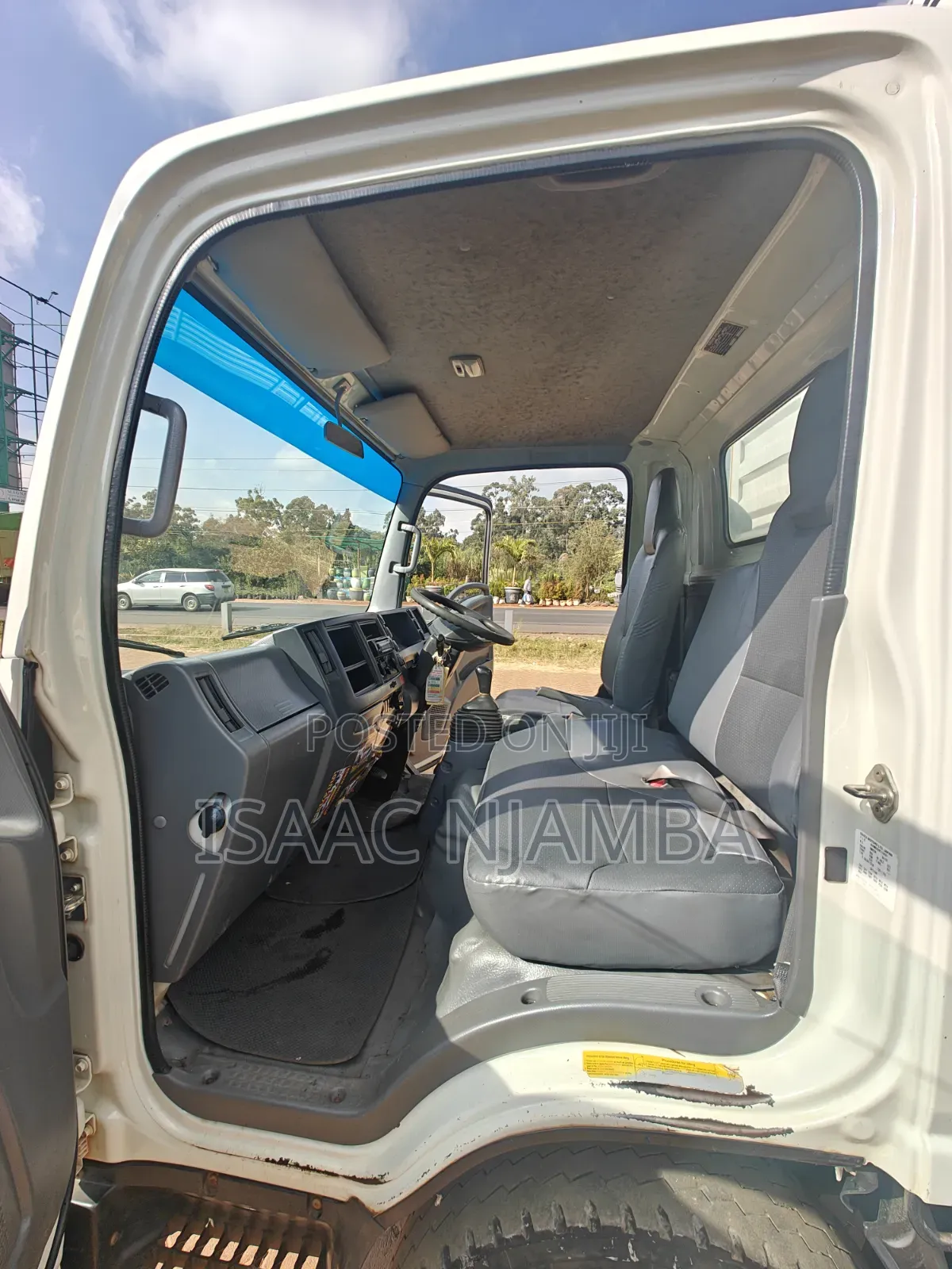 Isuzu NMR Original Cabin