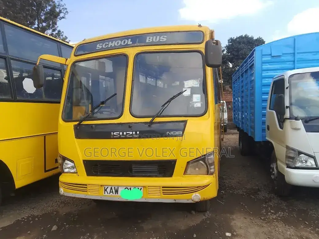 Isuzu NQR 2006 Yellow