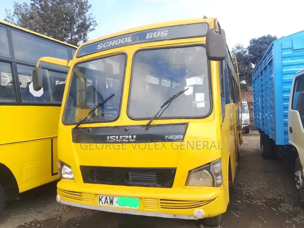 Isuzu NQR 2006 Yellow