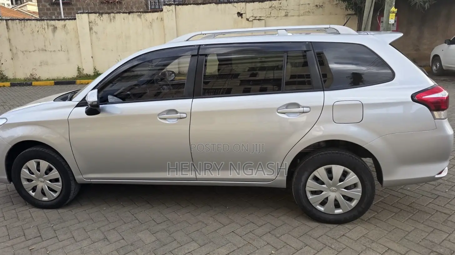 Toyota Corolla Fielder 2015 Silver