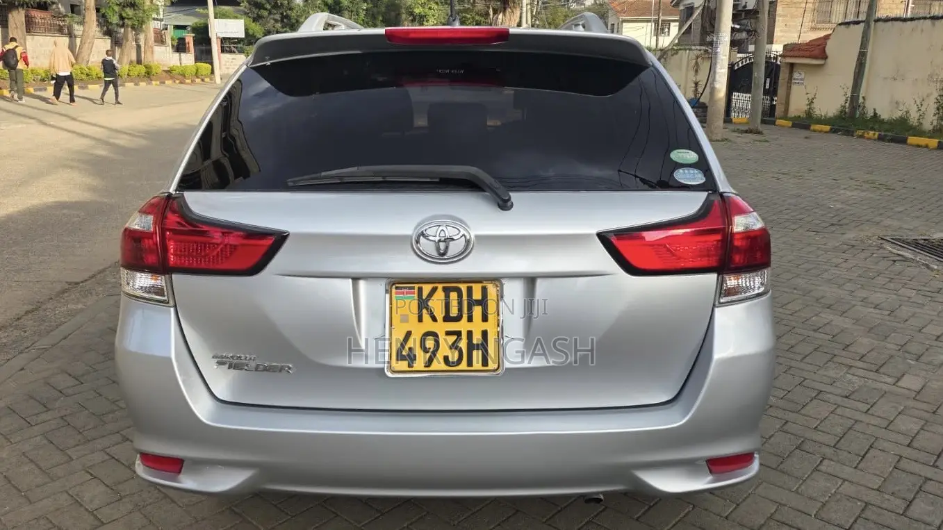 Toyota Corolla Fielder 2015 Silver