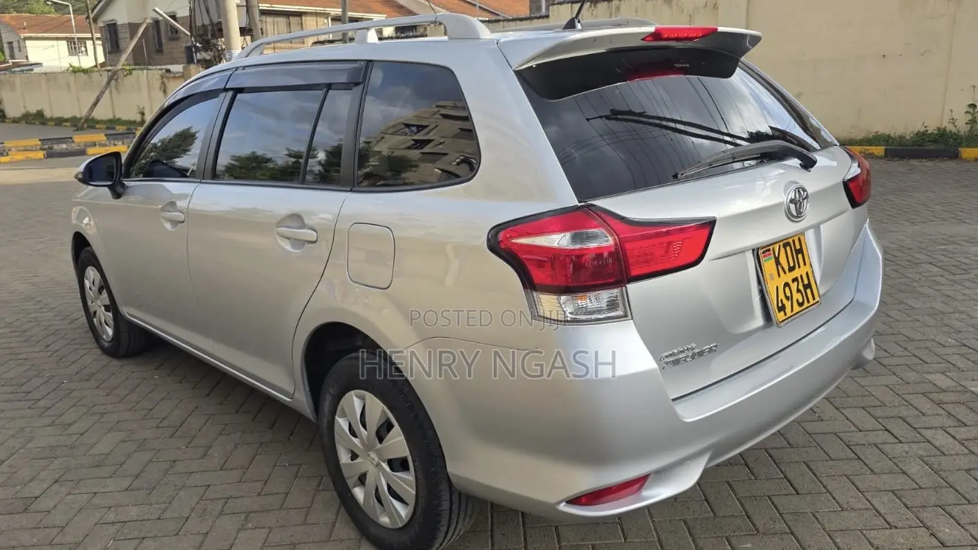 Toyota Corolla Fielder 2015 Silver