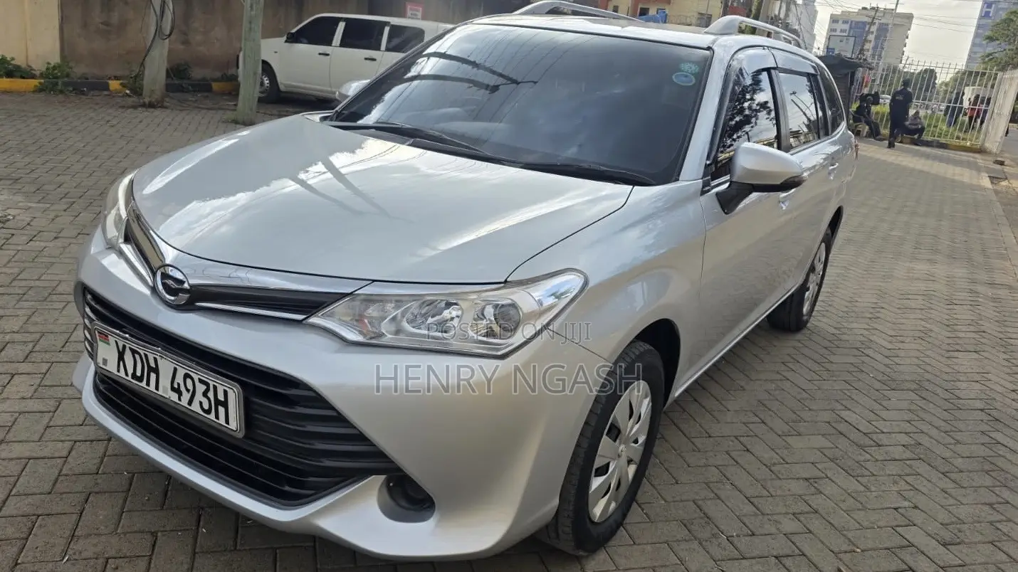 Toyota Corolla Fielder 2015 Silver