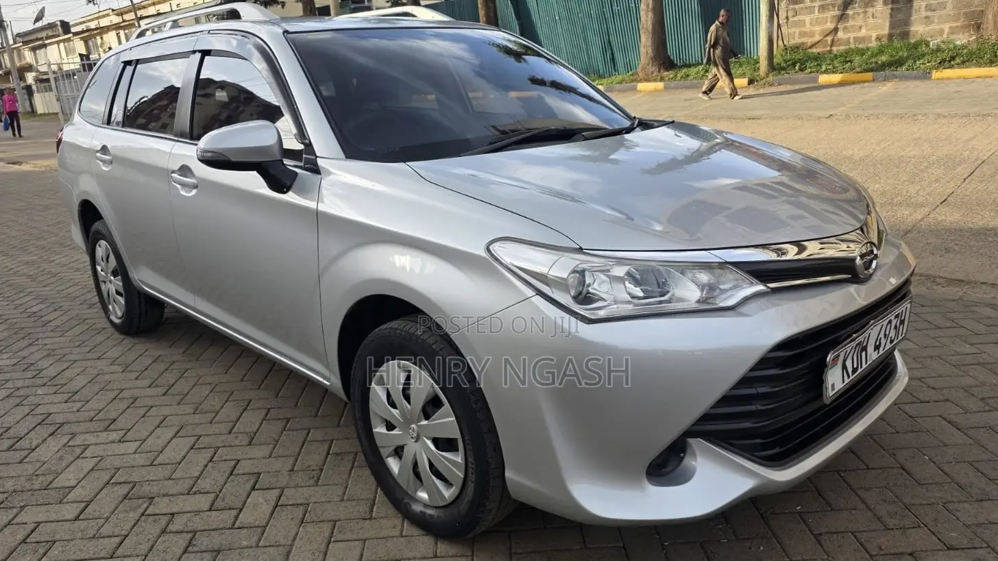 Toyota Corolla Fielder 2015 Silver