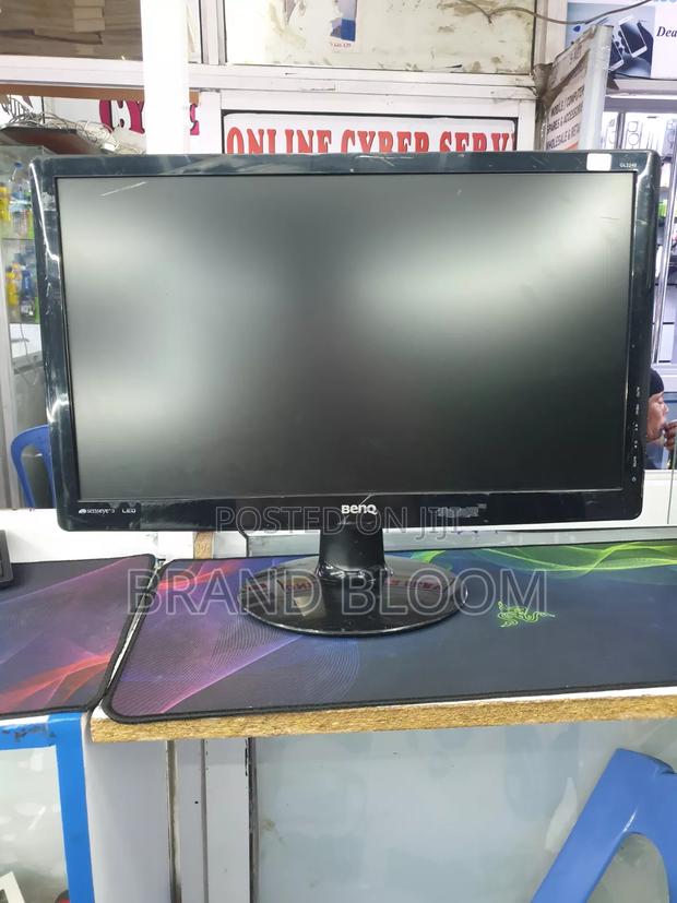 22" Streched Monitor