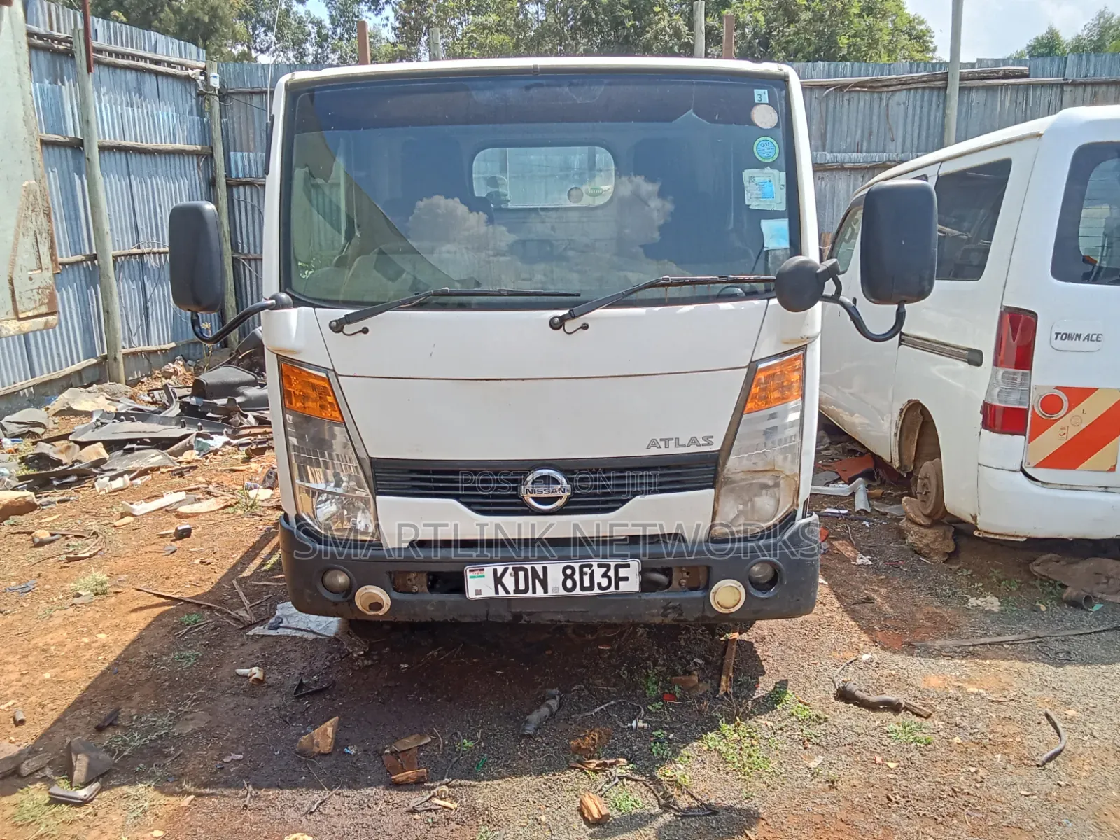 Nissan Atlas Kdn 803f 2017 White