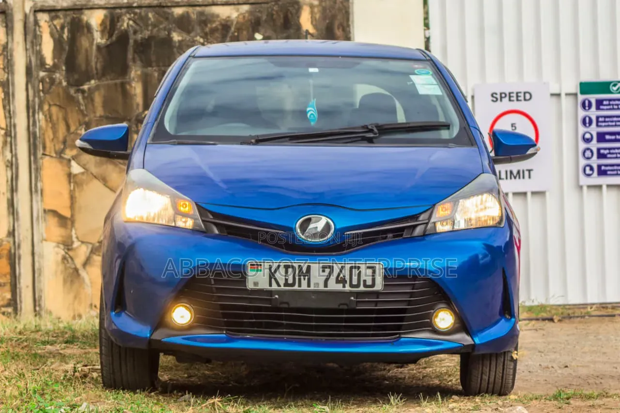 Toyota Vitz 2013 Blue