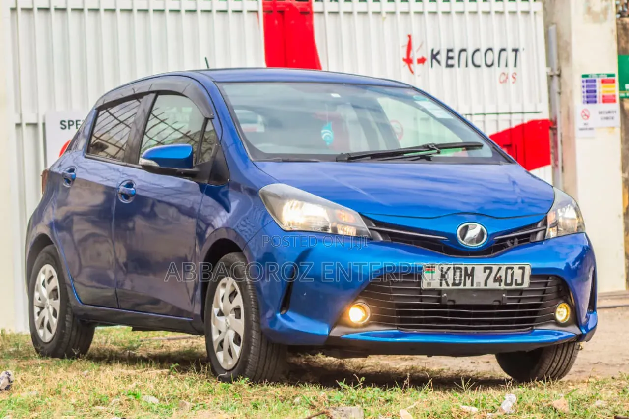 Toyota Vitz 2013 Blue