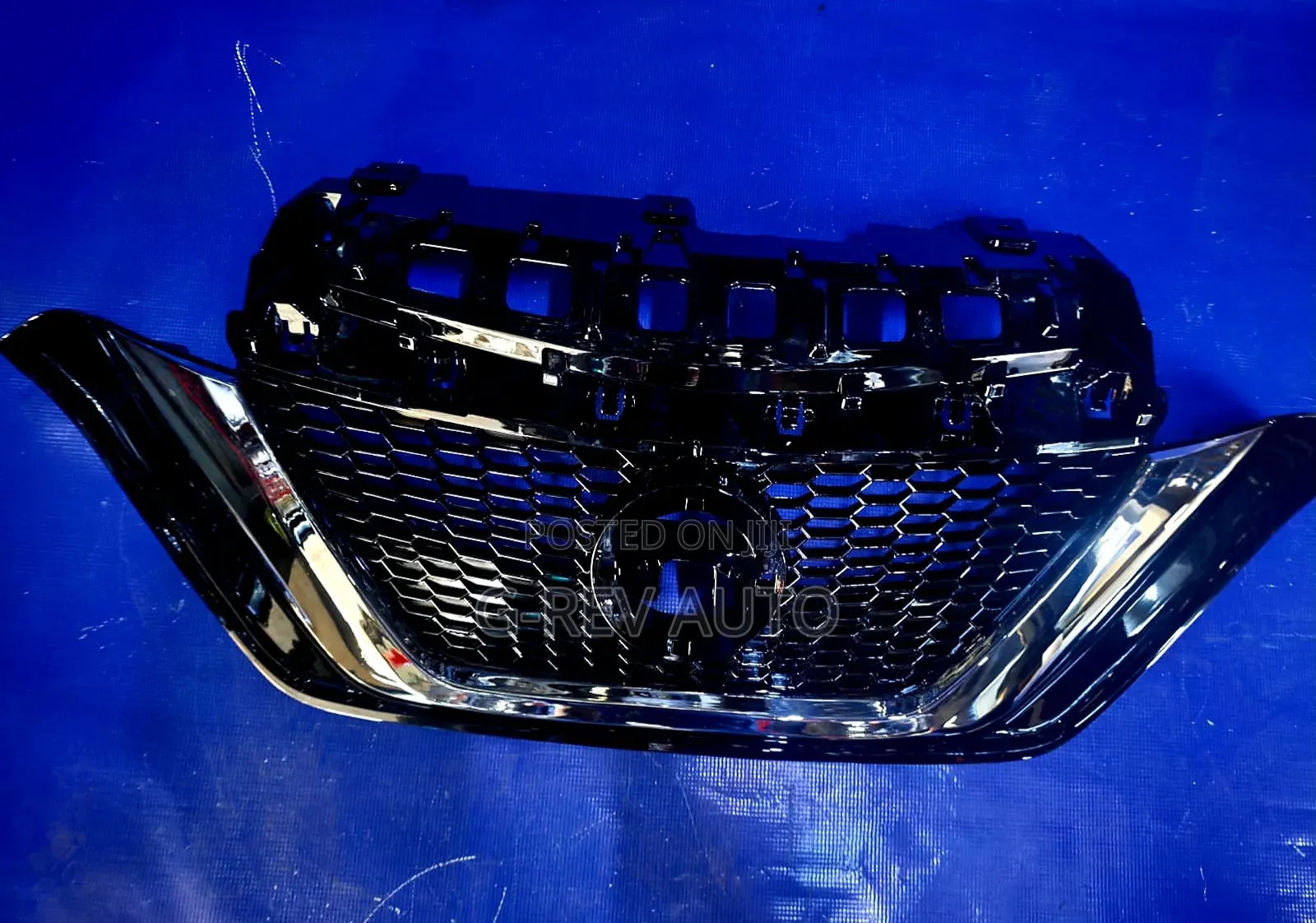 Nissan Note 2018 Grill