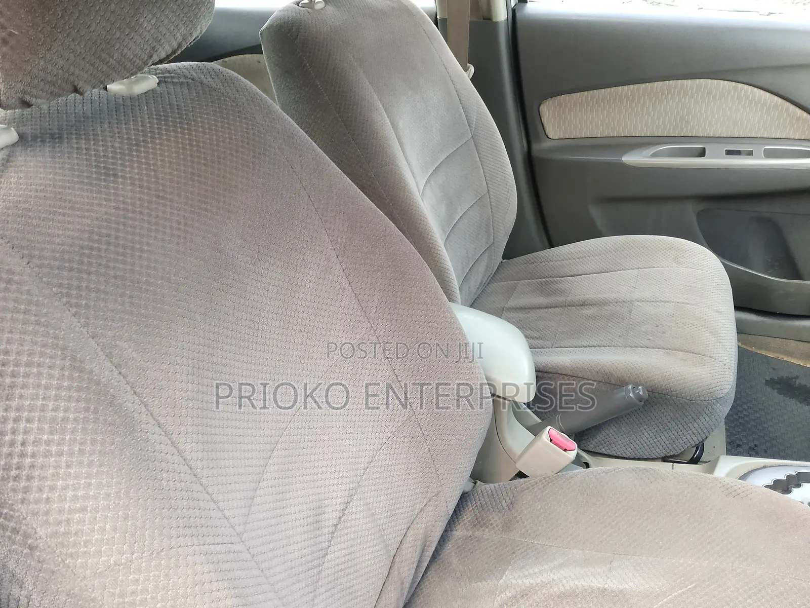 Toyota Belta 2012 Silver