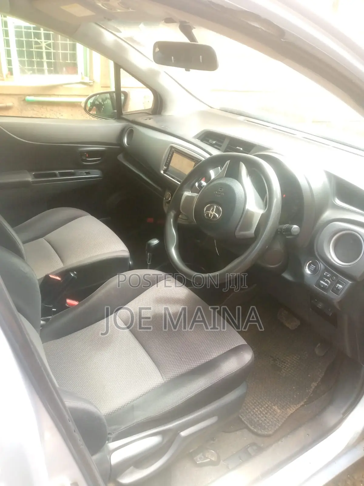 Toyota Vitz 1.3 FWD 5dr 2014 Blue