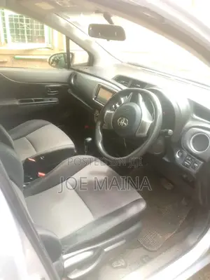 Toyota Vitz 1.3 FWD 5dr 2014 Blue