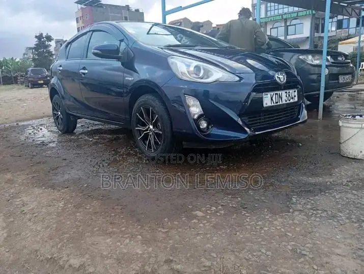 Toyota Aqua 2016 Blue