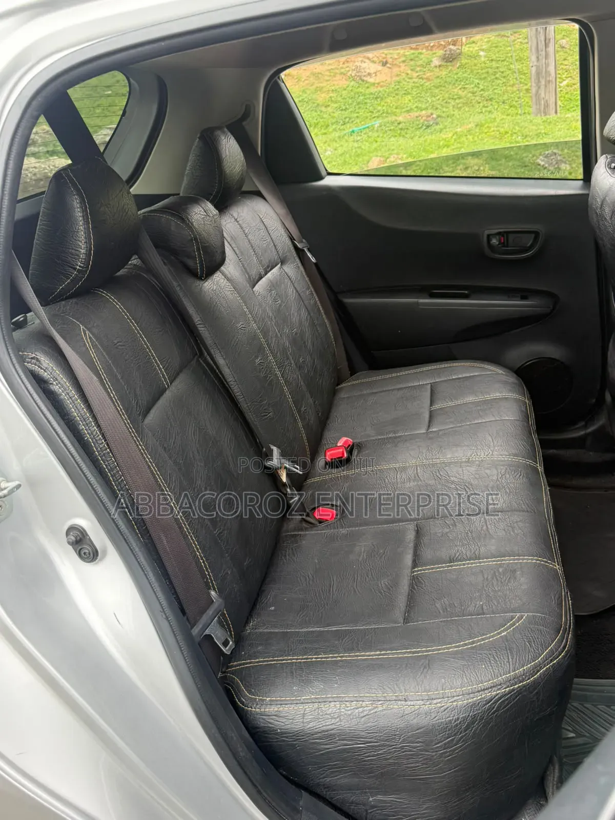 Toyota Vitz 2013 Silver