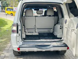 Mitsubishi Pajero V80 3.2 DI-D 2013 White