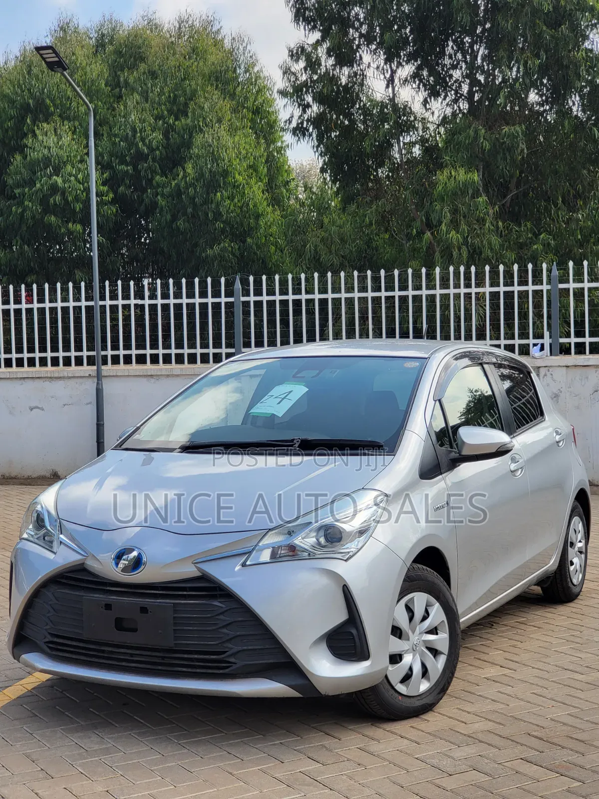 Toyota Vitz 2019 Silver