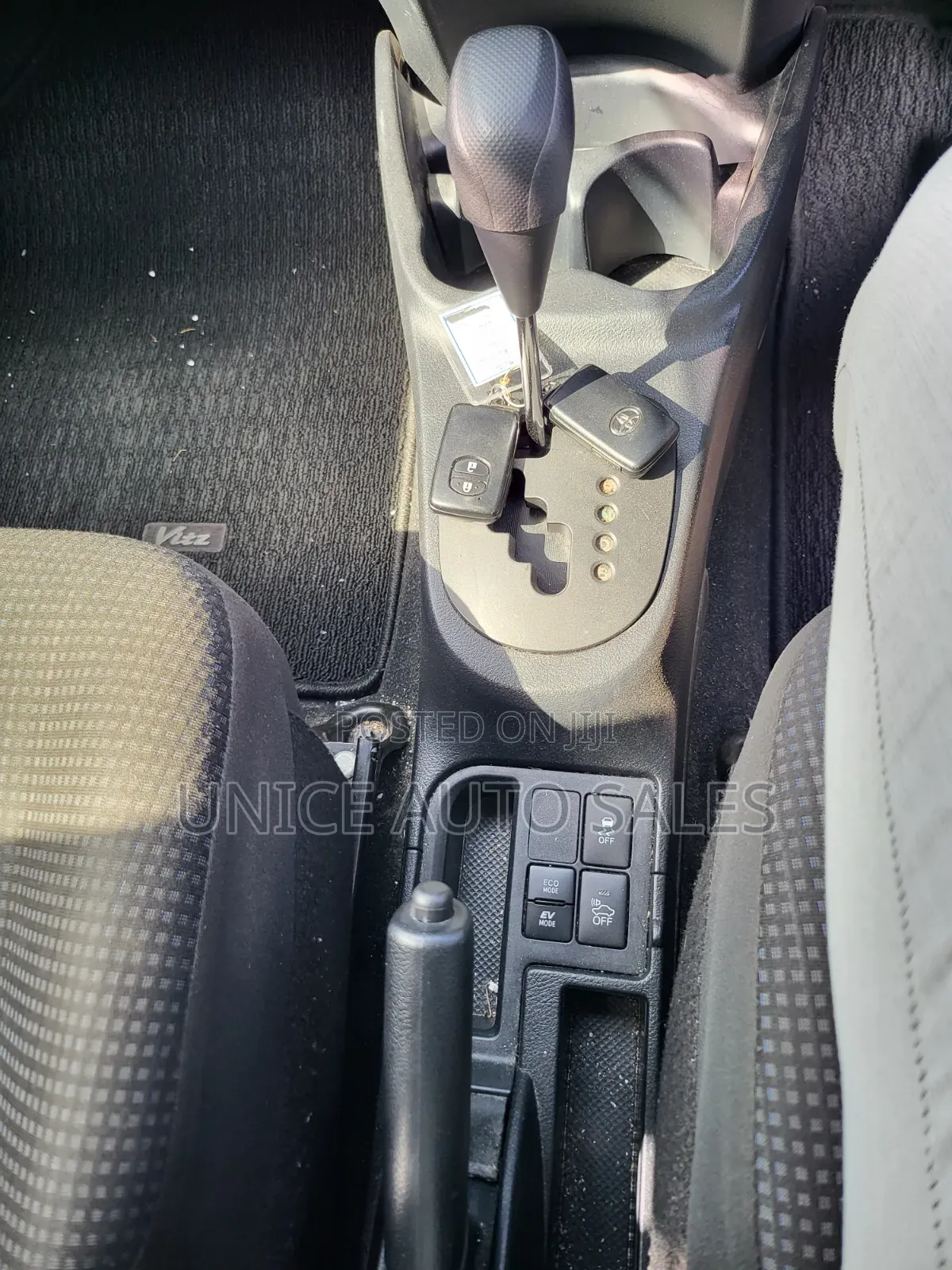 Toyota Vitz 2019 Silver