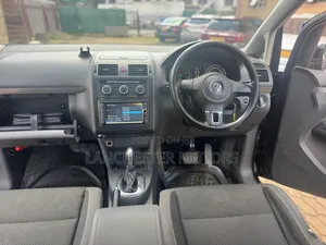 Volkswagen Touran 2015 Black