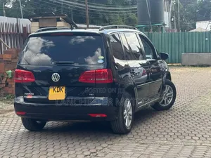 Volkswagen Touran 2015 Black