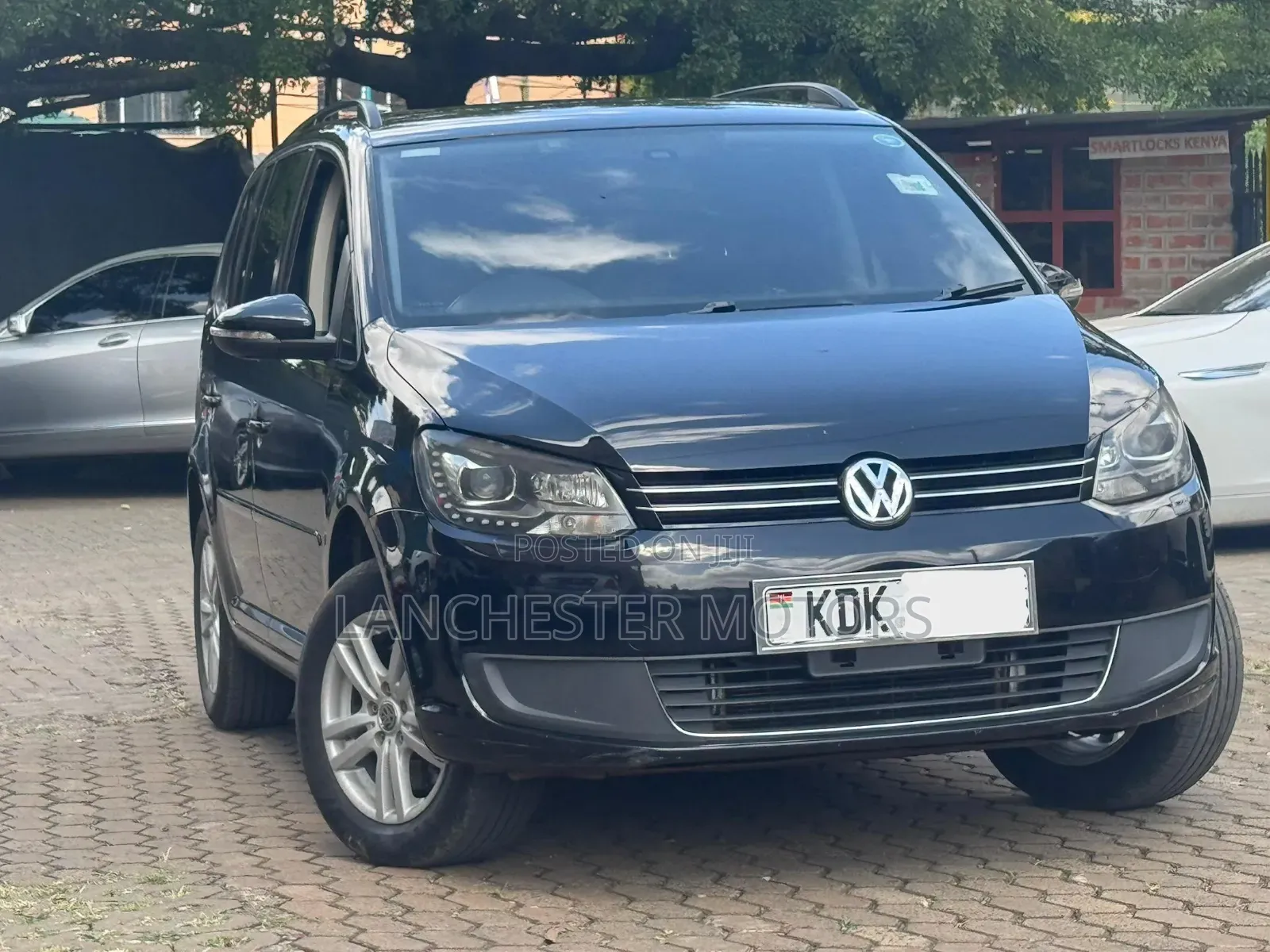Volkswagen Touran 2015 Black