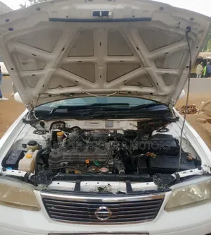 Nissan Sunny 2004 White