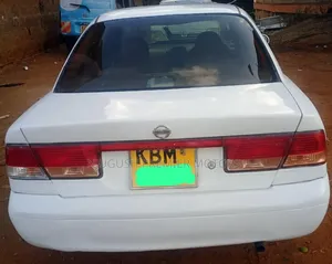 Nissan Sunny 2004 White