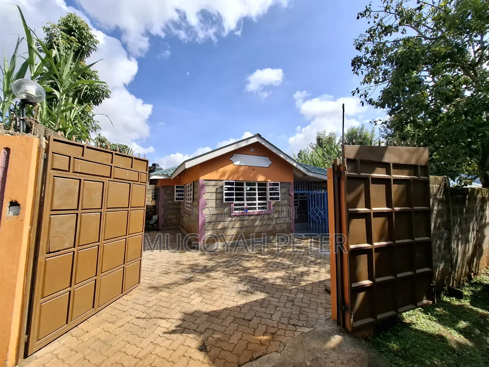3bdrm Bungalow in Uthiru for rent