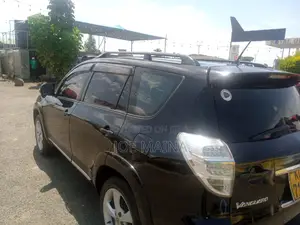 Toyota Vanguard 2012 Black