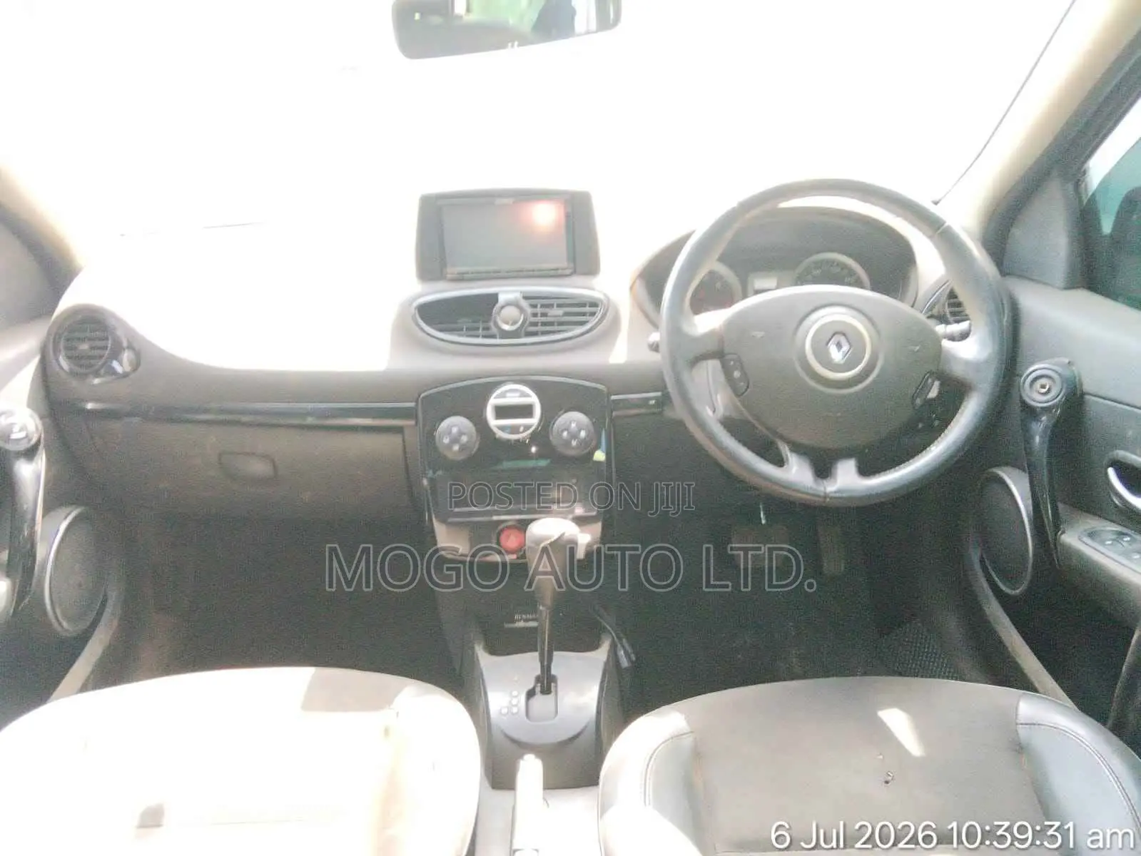 Renault Lutecia 2012 Gray