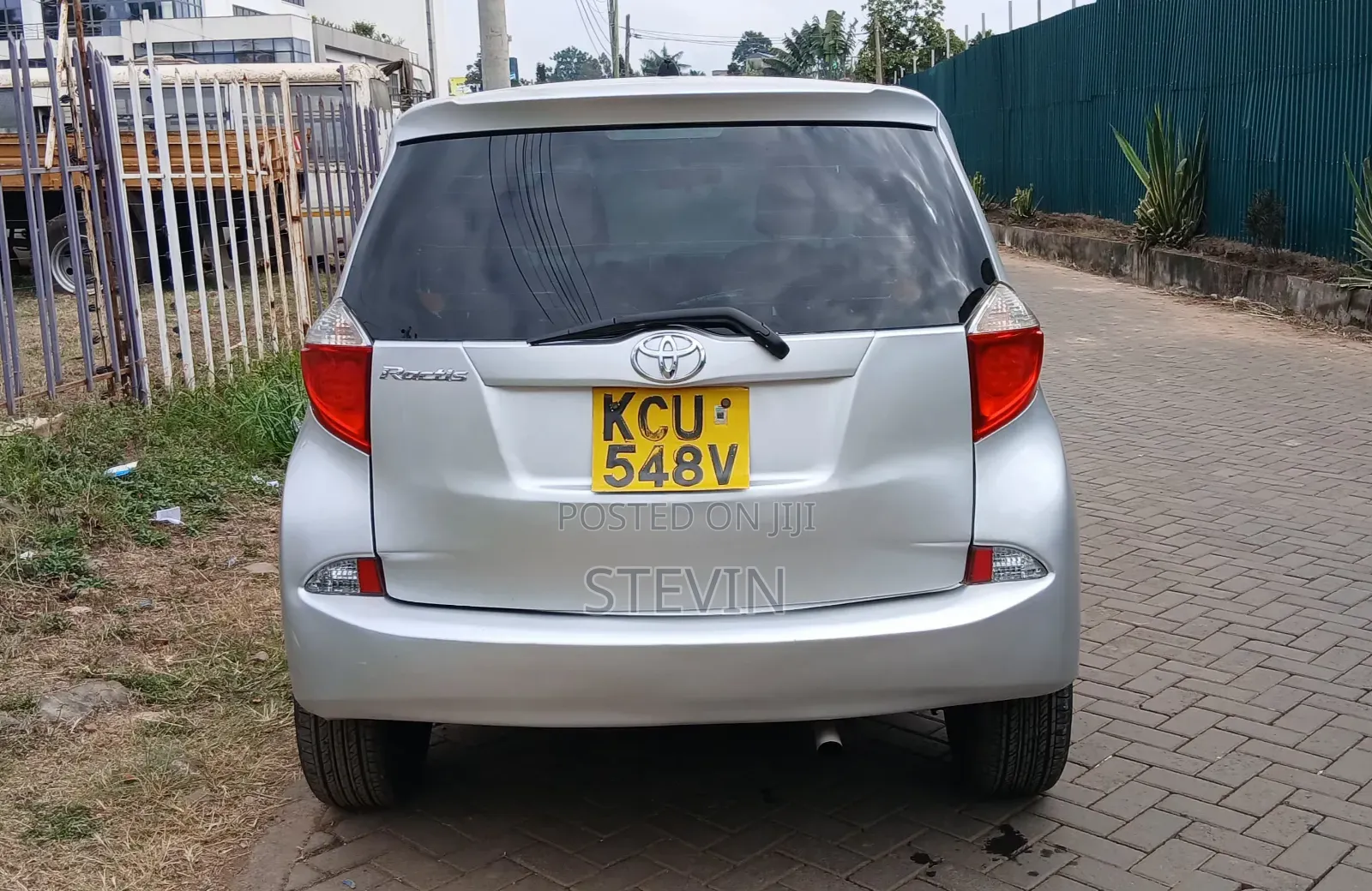 Toyota Ractis 2012 Silver