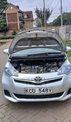 Toyota Ractis 2012 Silver