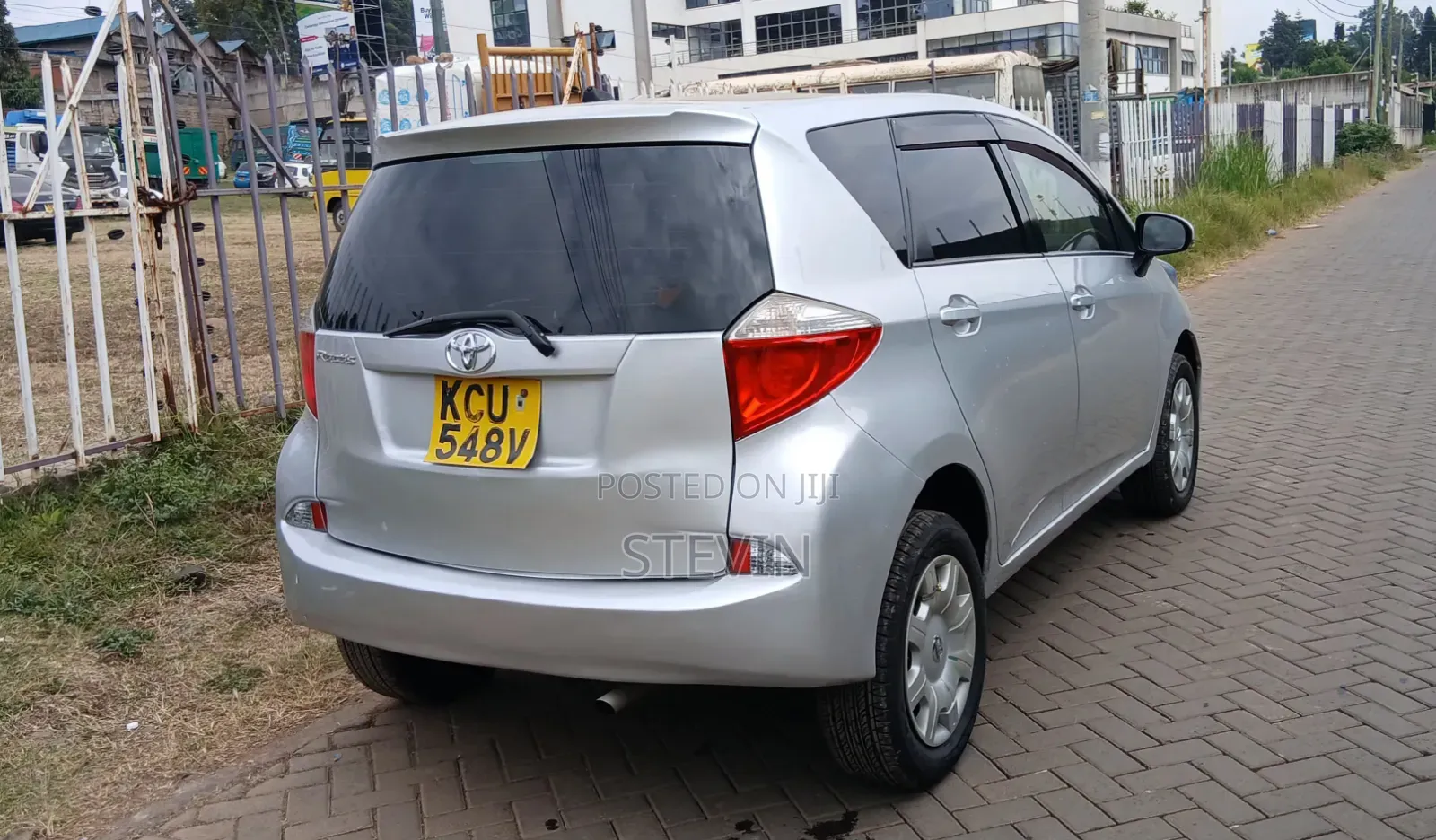 Toyota Ractis 2012 Silver