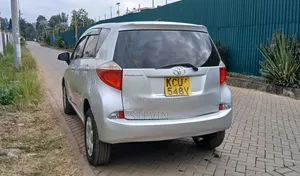 Toyota Ractis 2012 Silver
