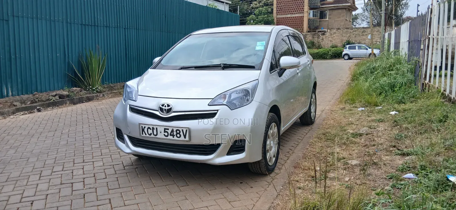 Toyota Ractis 2012 Silver