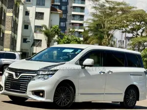 Nissan Elgrand 2017 White