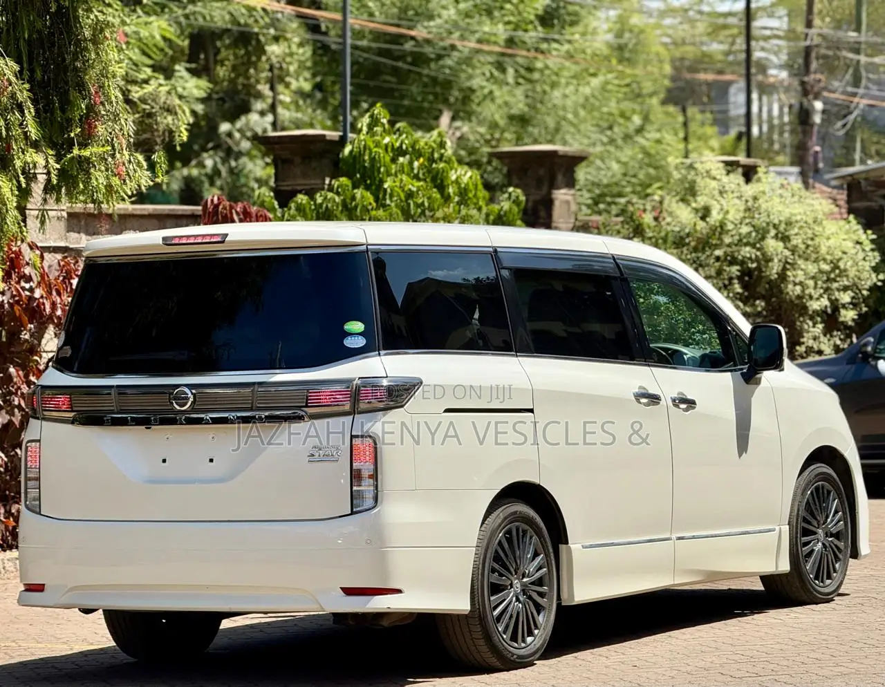 Nissan Elgrand 2017 White